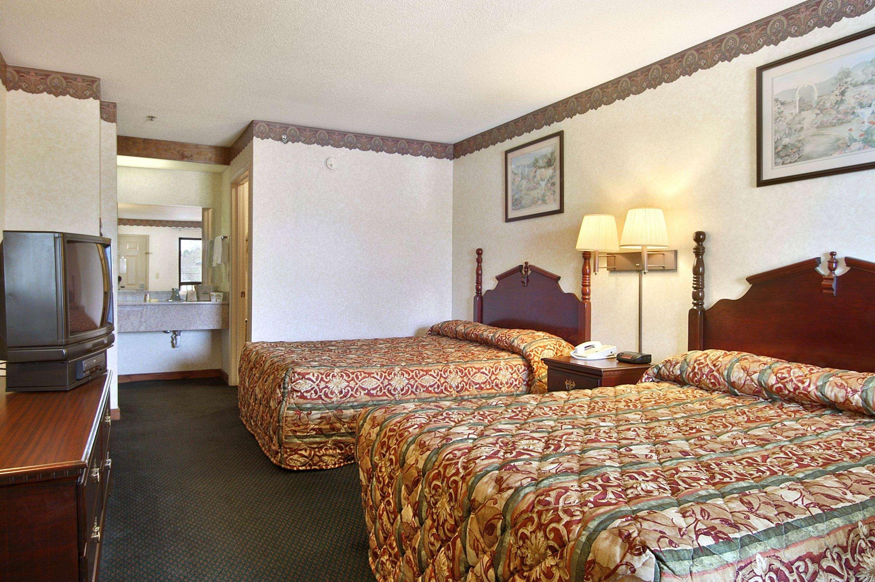 Days Inn By Wyndham Thomaston Εξωτερικό φωτογραφία
